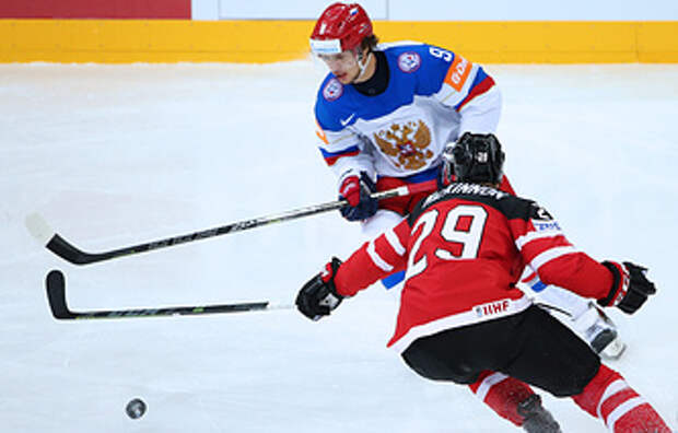 Форвард сборной России по хоккею Артемий Панарин во время финального матча чемпионата мира-2015 против команды Канады
