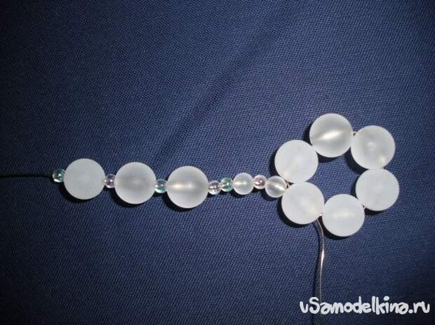 Снежинки из бисера на елку