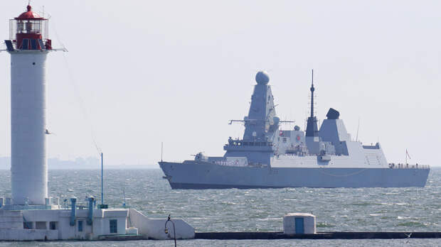 ВС России поразили корабль ВМС Украины в порту Одессы