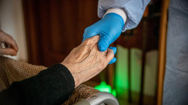 Итальянский профессор сообщил об исключении среди заражённых: "Пока не выявили ни одного"