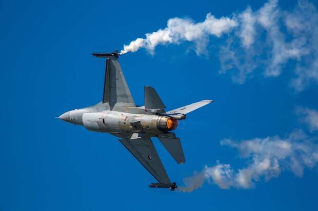 Израильский истребитель F-16 был сбит ПВО Сирии из-за ошибки пилотов
