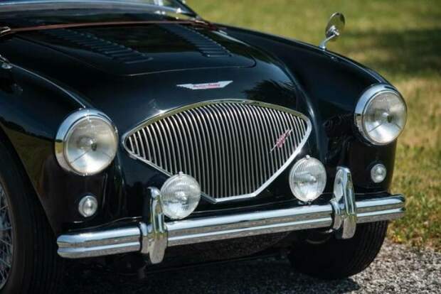 Британский родстер Austin-Healey 100 и Austin-Healey 3000