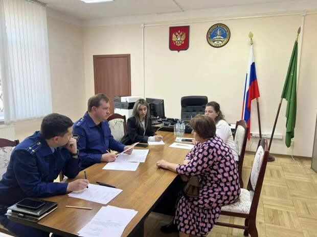 Прокурор Республики Адыгея Игорь Шевченко провел личный прием граждан в Теучежской межрайонной прокуратуре