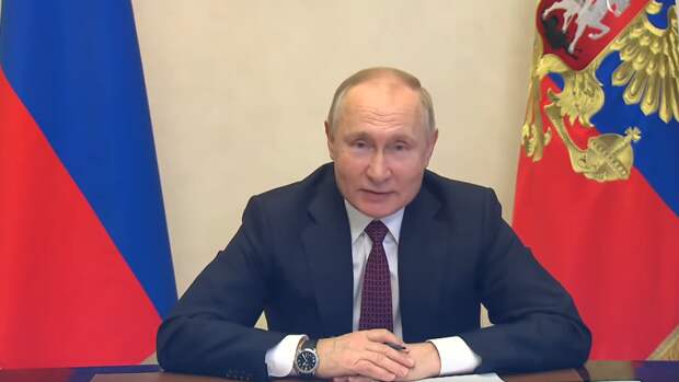 Путин на коллегии МЧС заявил об укреплении социальных гарантий для сотрудников ведомства