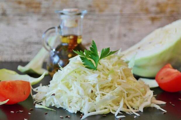 Квашеная капуста по-советски: хрустящая, без горечи и с одним секретом — получается всегда идеально
