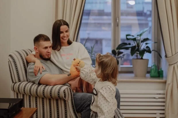 Исполнительница «Матушки» не согласна с тем, что муж находится в её тени