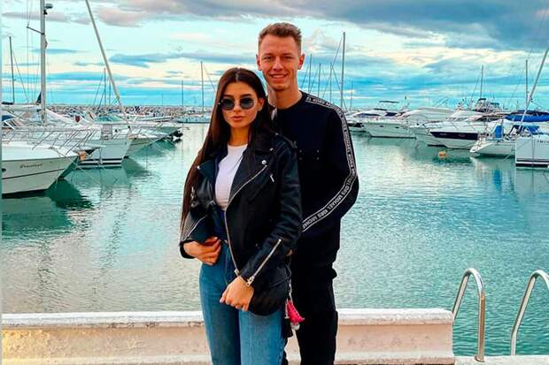 Адвокат Сафонова подал в суд на бывшую жену вратаря Анастасию.