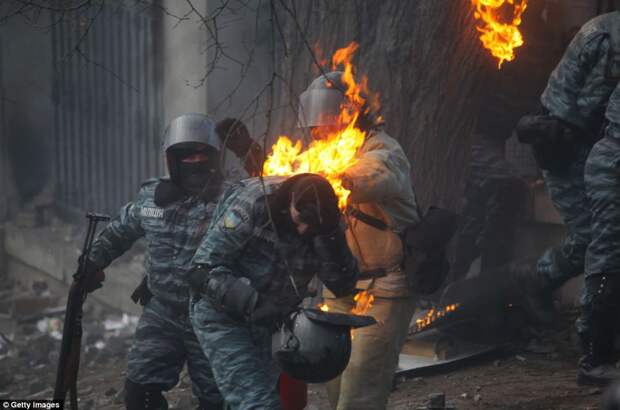 article-2543568-1ADAD41100000578-678_964x638