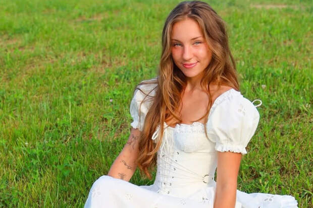 Complex: 19-летняя OnlyFans-модель осудила идею "налога на грех" в США