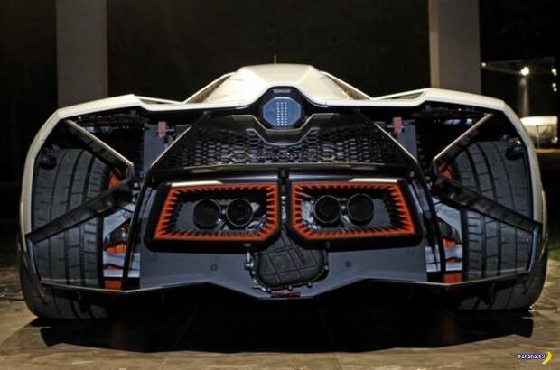 Lamborghini Egoista вблизи