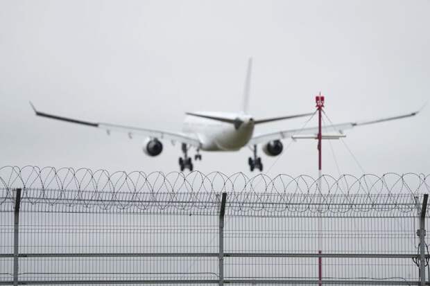 В аэропорту Пулково ввели ограничения на полеты