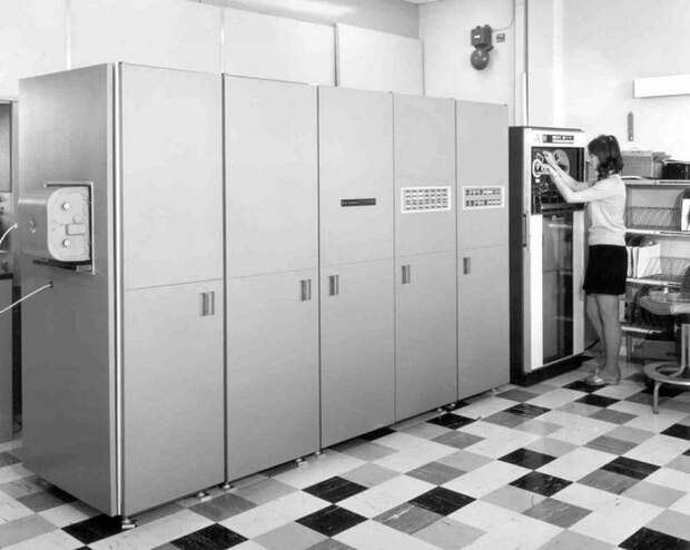 Компьютерная техника минувших дней (16 фото) Компьютерная техника минувших дней (16 фото)