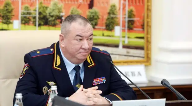 «По выслуге лет»: начальник московской полиции подал в отставку