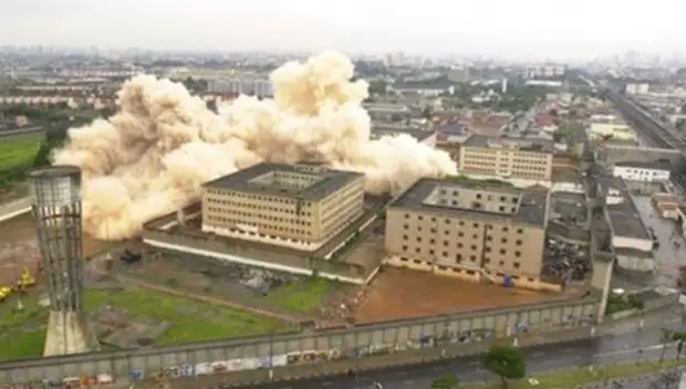 Тюрьма Карандиру в Бразилии. Тюрьма Карандиру в Бразилии.