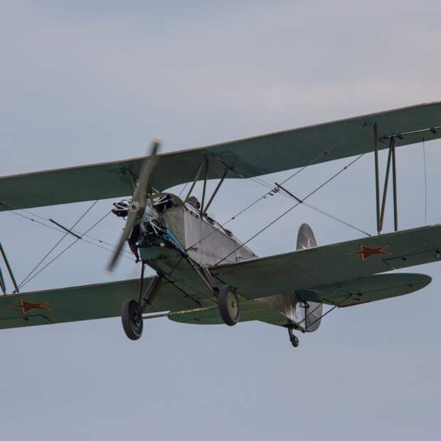 28.Реплика По-2 в полете. 2
