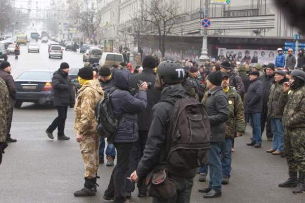 Киевляне за чистый город и против фашистов