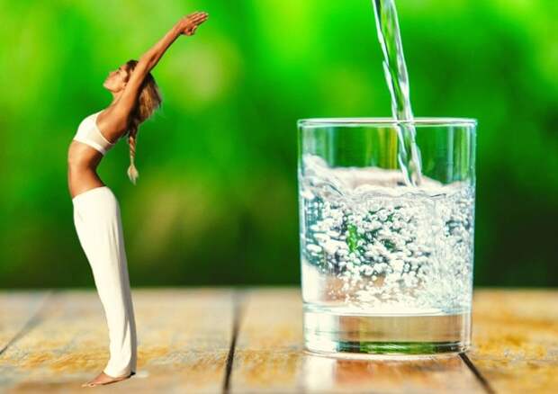 Какую воду нужно пить, чтобы сохранить красоту и здоровье. Как приготовить такую воду в домашних условиях.