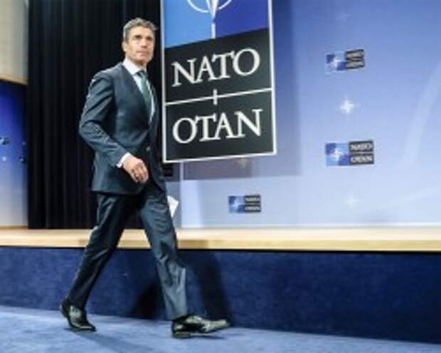 НАТО опровергло прекращение сотрудничества с Россией