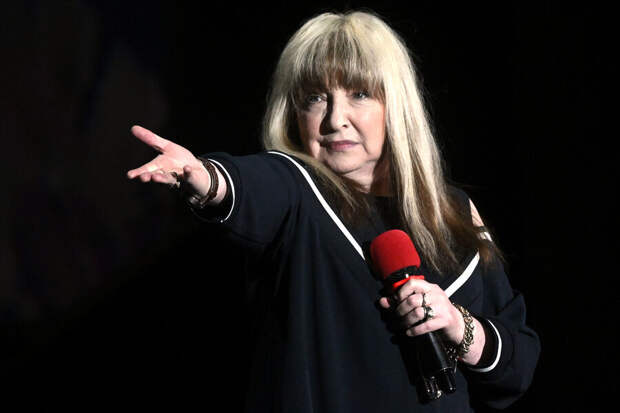 Автор песен Ларисы Долиной пожаловалась на маленькую пенсию