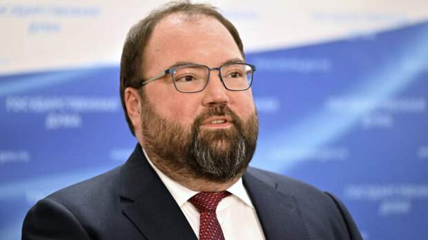 Шадаев анонсировал законопроект по регулированию ИИ в России