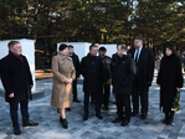 В Барнауле обновили мемориал с именами 415 солдат, умерших от ран в годы ВОВ / Фото: barnaul.org