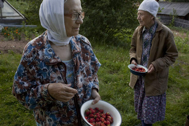 15 уникальных фотографий из жизни российской глубинки aunties06 15 уникальных фотографий из жизни российской глубинки