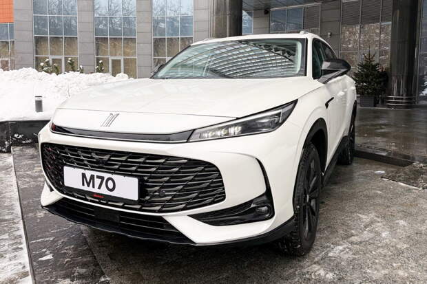 Названы сроки начала продаж новых кроссоверов российского производителя