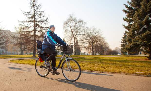 Жителям Архангельской области напоминают о правилах езды на велосипеде