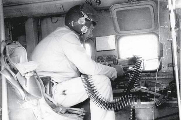 Байки старого техника. Гранаты в стаканах и лычки старшины