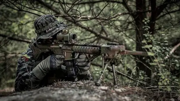 Стали известны имена семисот наемников на Украине: документы валялись на столе