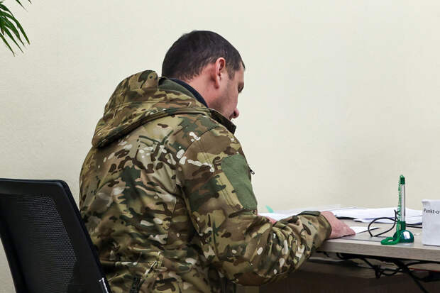 Медведев раскрыл число прибывших в ВС России контрактников