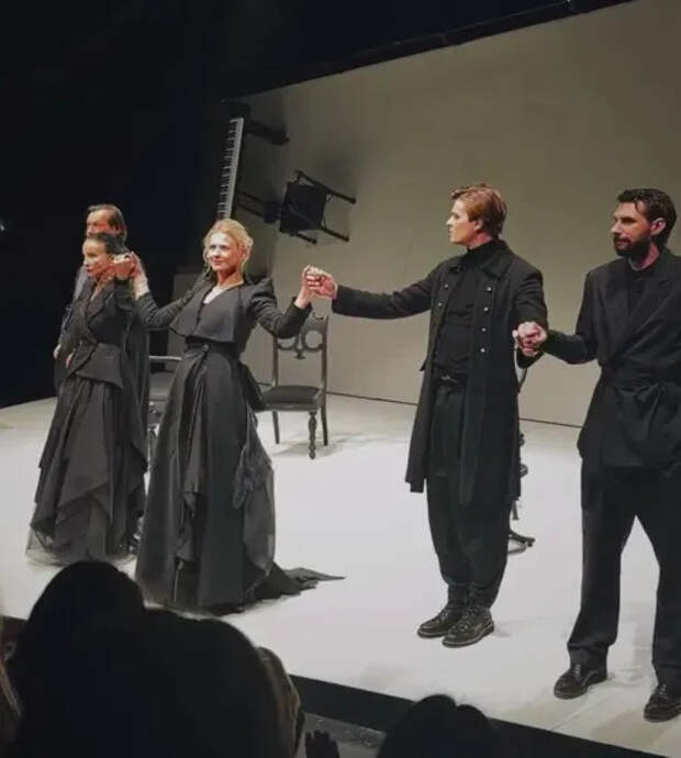 Софья Эрнст в спектакле 