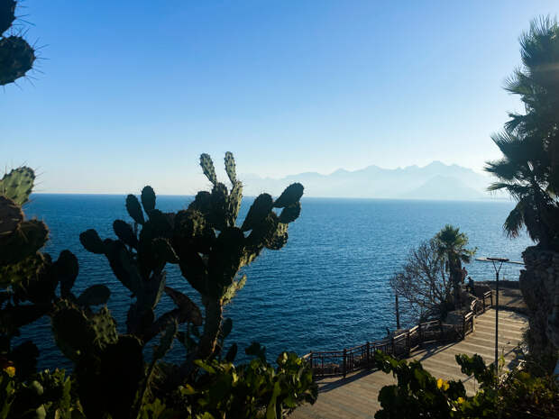 Россияне обошли немцев и британцев по визитам на один курорт Турции