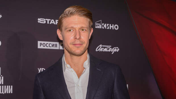 На 11 лет моложе: Никита Ефремов собрался жениться во второй раз