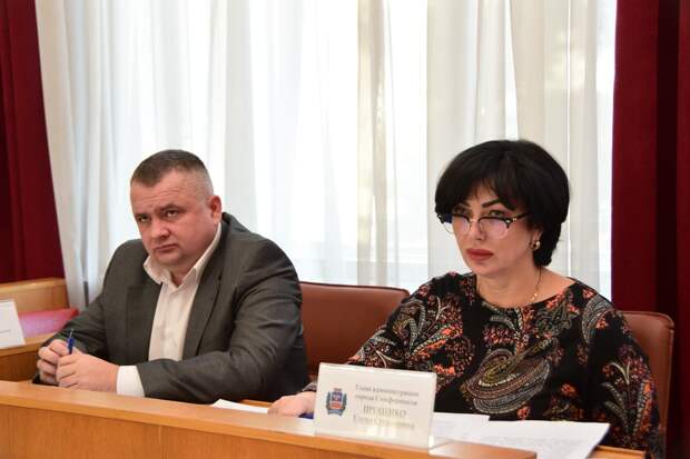 Депутаты горсовета Симферополя. Симферопольский городской совет. Депутаты Симферополя фото.