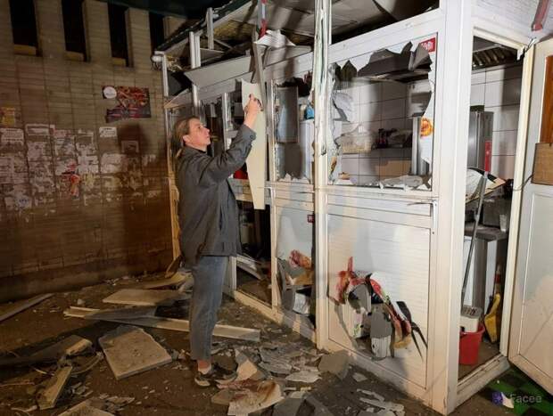 Последствия атаки БПЛА на шаурмечную на пл