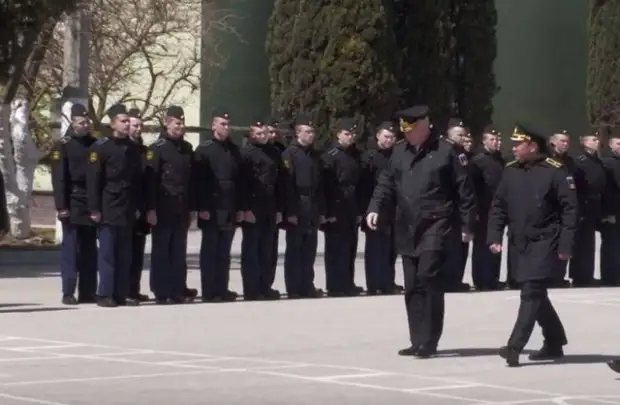 Главком ВМФ провёл встречу с экипажем ракетного крейсера «Москва»