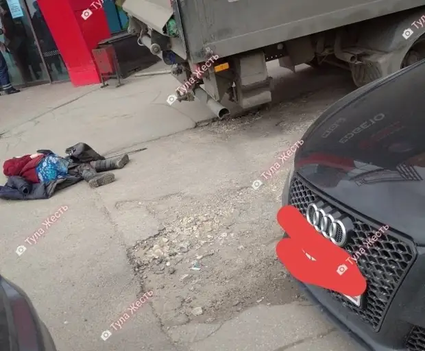 На улице Максима Горького в Туле грузовой автомобиль насмерть сбил пенсионерку