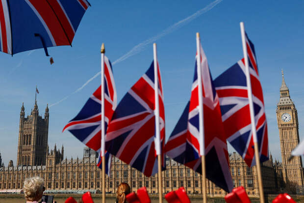 Guardian: партия Reform UK намерена депортировать из Британии 288 тысяч человек