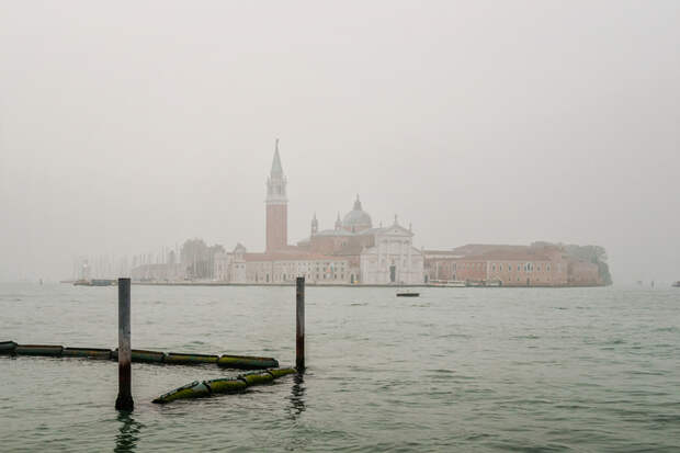 Есть запрещено: что еще нельзя делать в Венеции