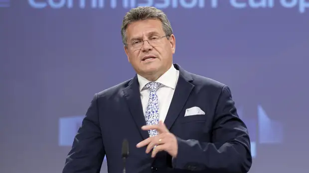Вице-президент ЕК Шефчович объявил о подготовке первого пакета санкций против России