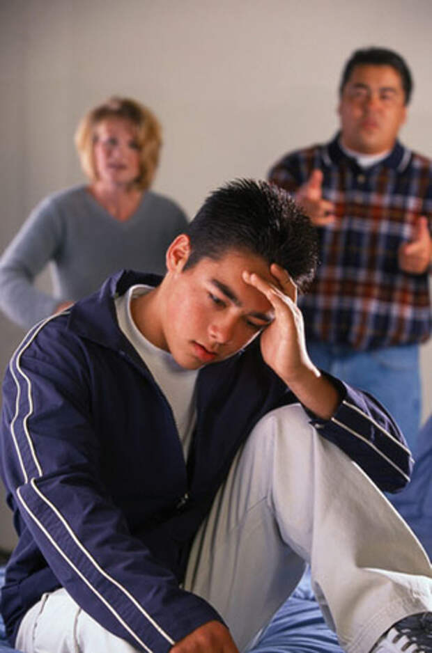 Семьи трудных подростков. Подростковый кризис. Трудный подросток и родители. Подростковый Возраст. Конфликт с родителями.