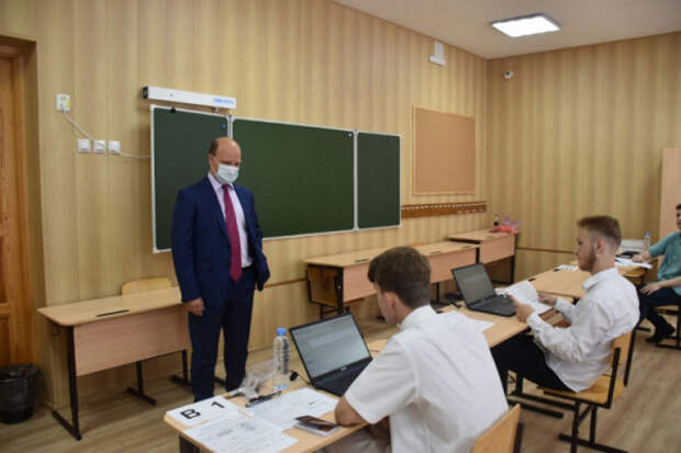 Севастопольские школьники написали ЕГЭ по информатике