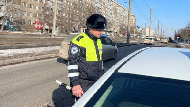 Пять фраз, после которых инспектор отпустит водителя без лишних вопросов