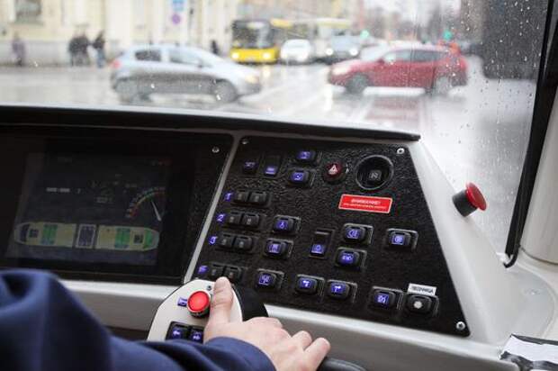 В Петербурге выросли стипендии для будущих водителей трамвая и троллейбуса