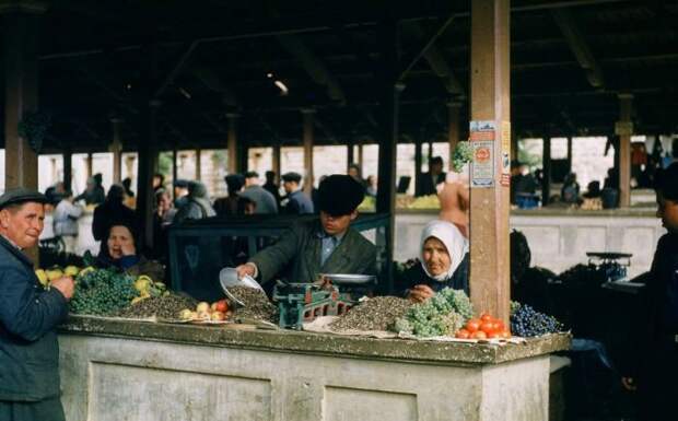 Рынок в Крыму. Автор: Martin Manhoff.