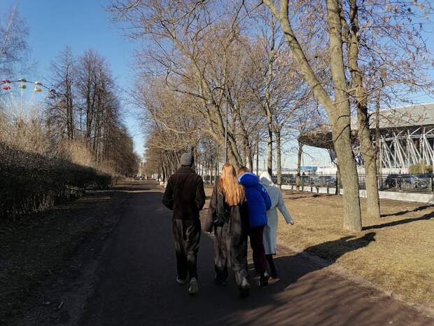 Сады и парки Петербурга досрочно закроют на просушку