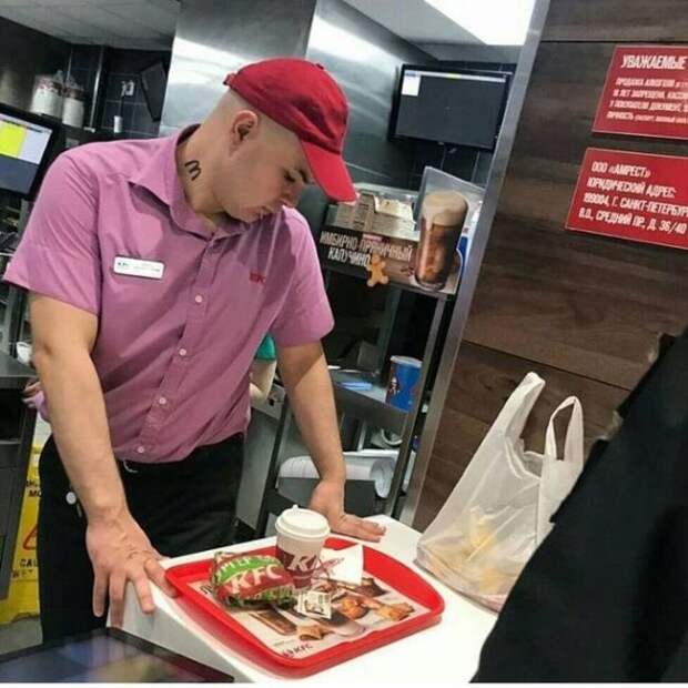 Никогда еще Штирлиц не был так близко к провалу)
