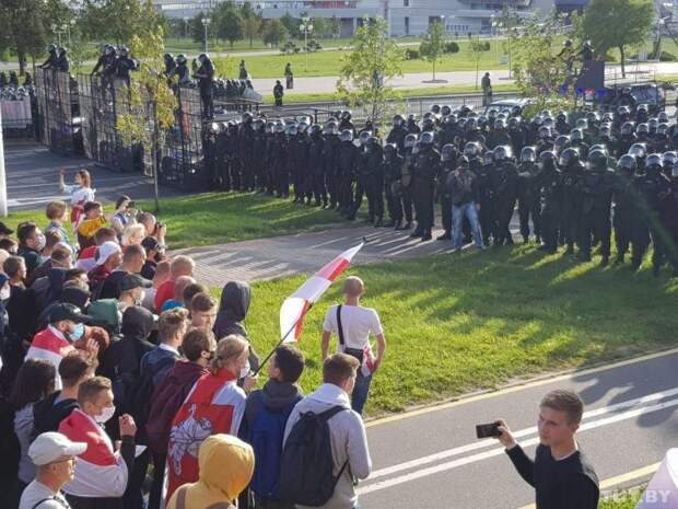Американские СМИ: не лезьте в Белоруссию – вы поможете России аннексировать её