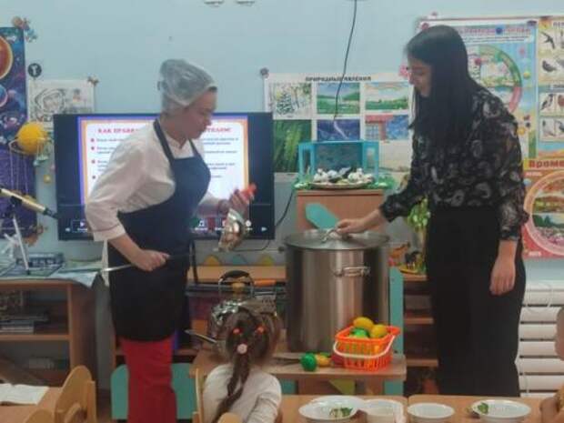 В средней группе Незабудки прошло занятие о вкусной и здоровой пище. 02